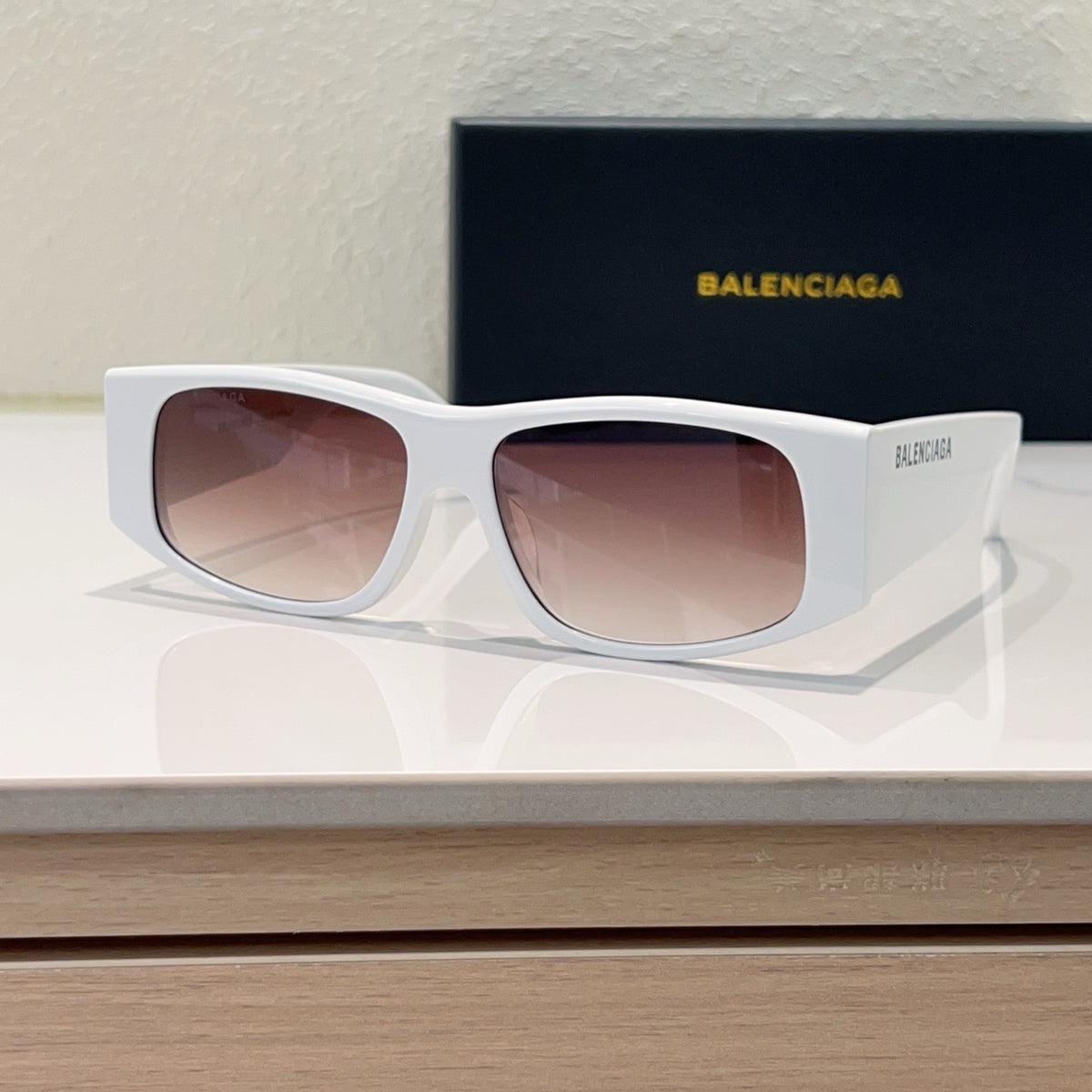 Balenciaga BB0100 Fashion Gray Lens Sunglasses for Men & Women - detail image 7