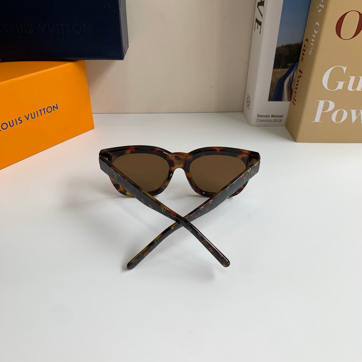 Louis Vuitton Square Black Lens Sunglasses for Men & Women - 486203 - detail image 8