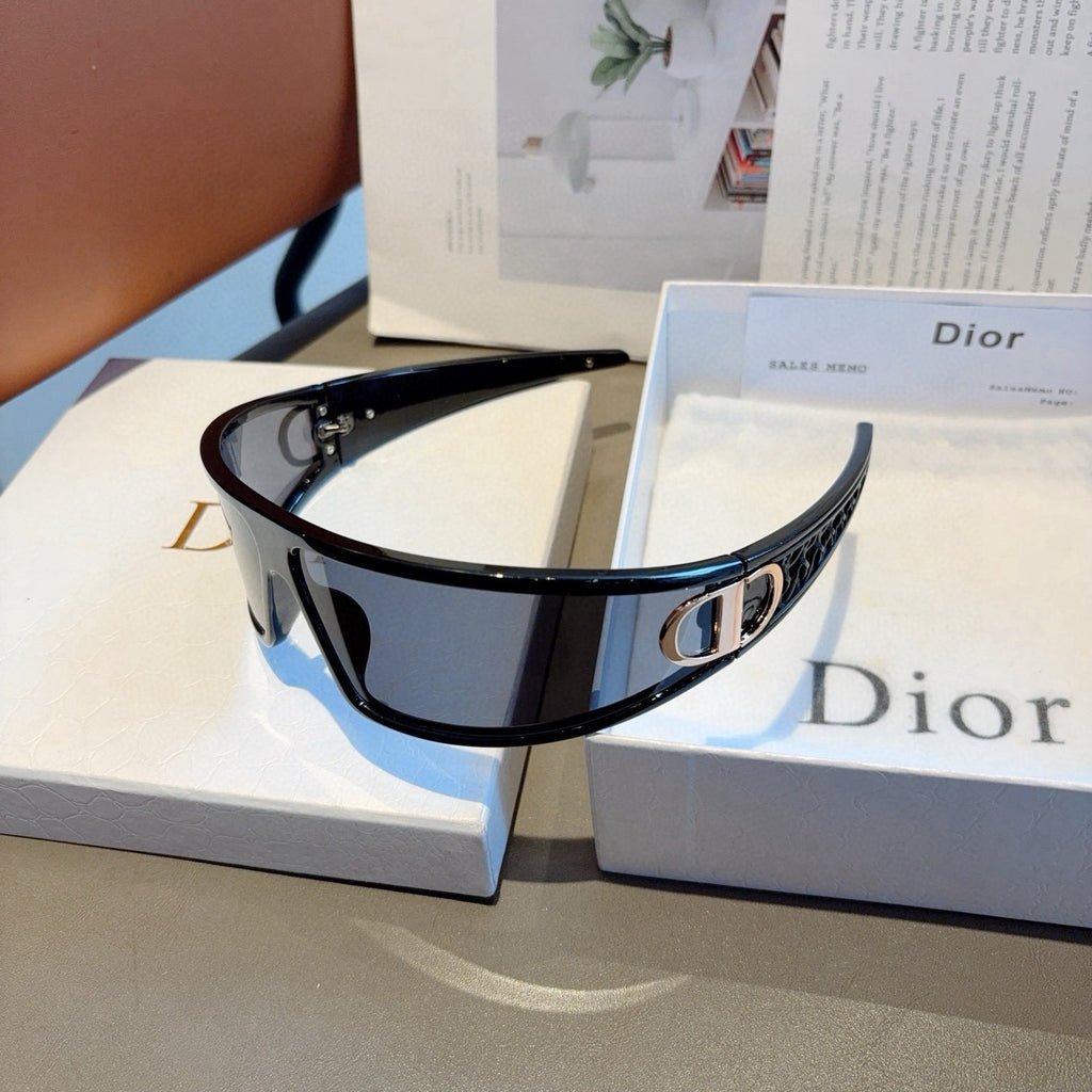 Dior Fashion Blue Lens Sunglasses for Men & Women - 371905