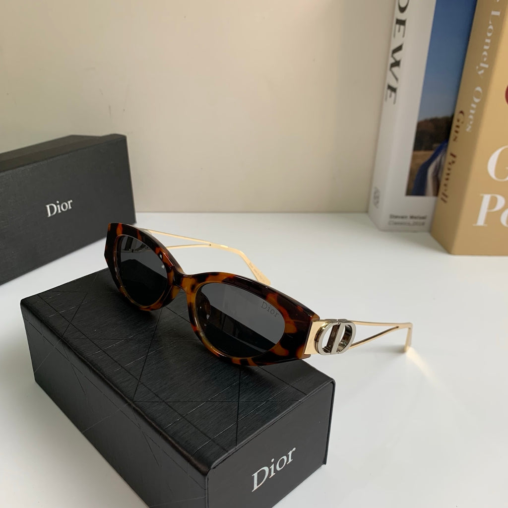 Dior Cat-Eye Silver Lens Sunglasses for Men & Women - detail image 5