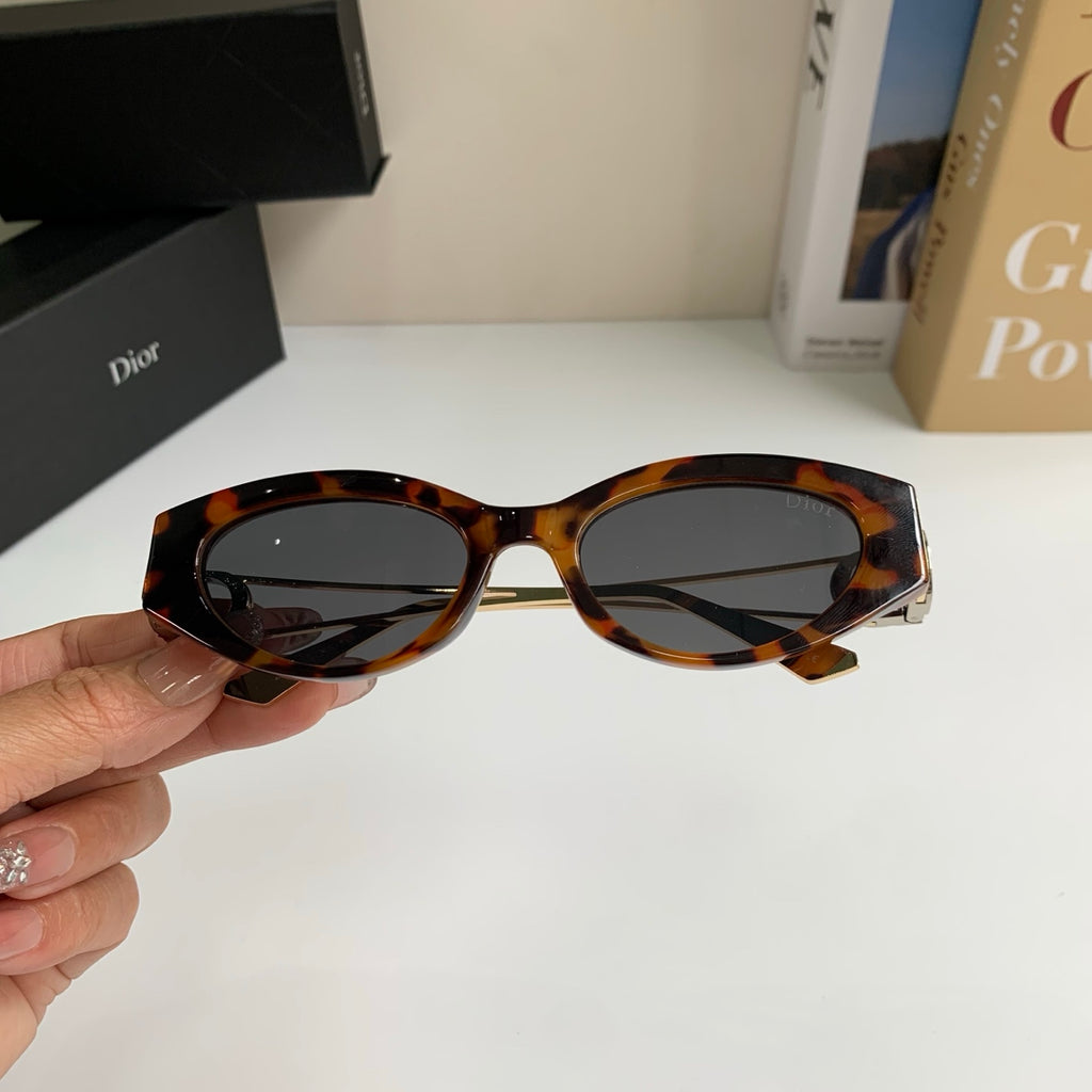 Dior Cat-Eye Silver Lens Sunglasses for Men & Women - 398760 - detail image 4