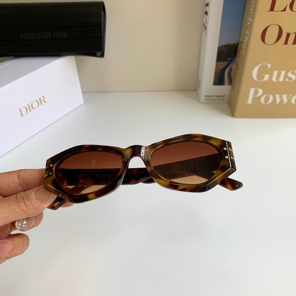 Dior Polarized Cat-Eye Black Lens Sunglasses for Men & Women - 382464 - detail image 3