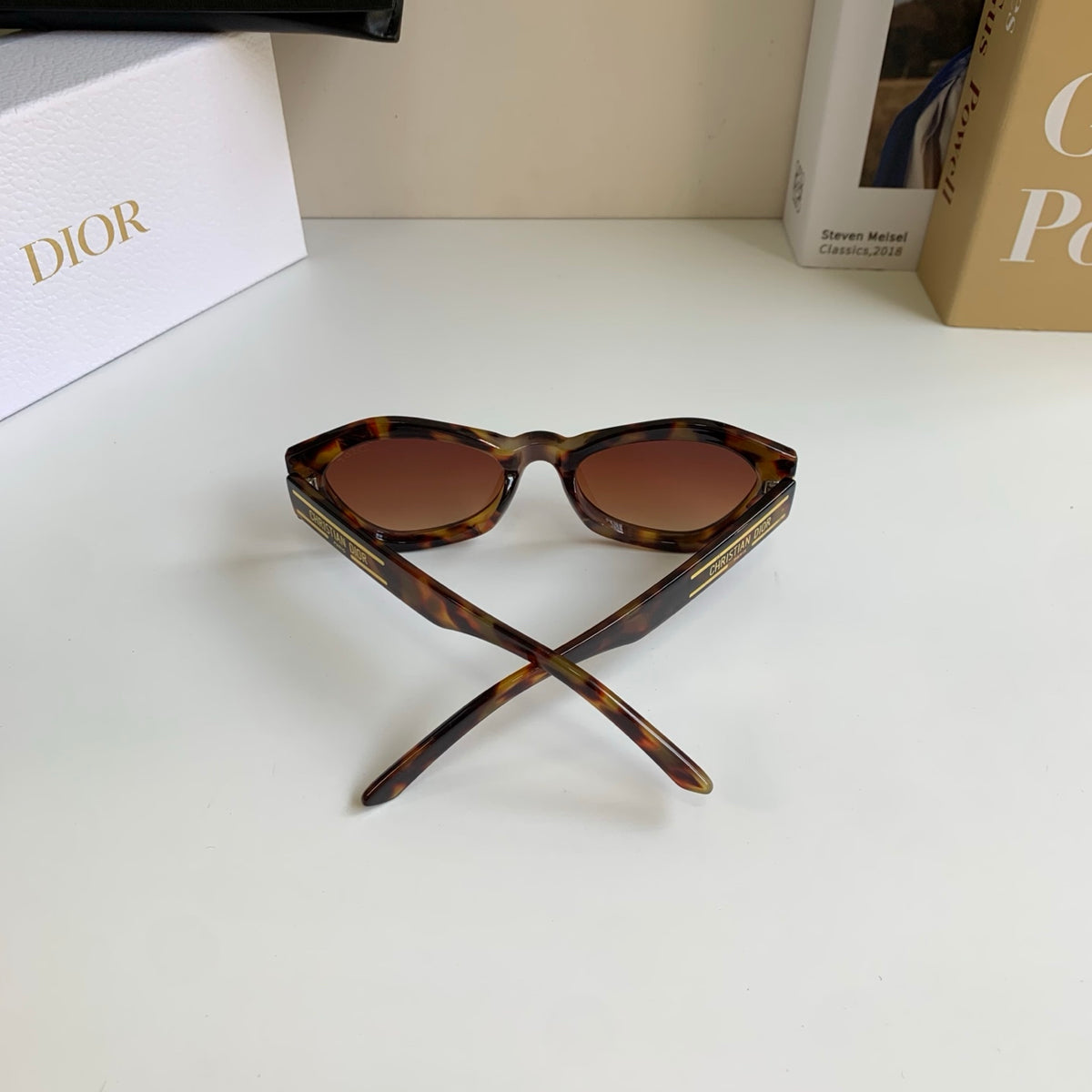 Dior Polarized Cat-Eye Black Lens Sunglasses for Men & Women - 382464 - detail image 8