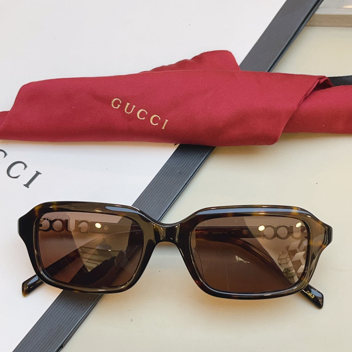 Gucci GG2152S Fashion Black Lens Sunglasses for Men & Women - 431368 - detail image 3